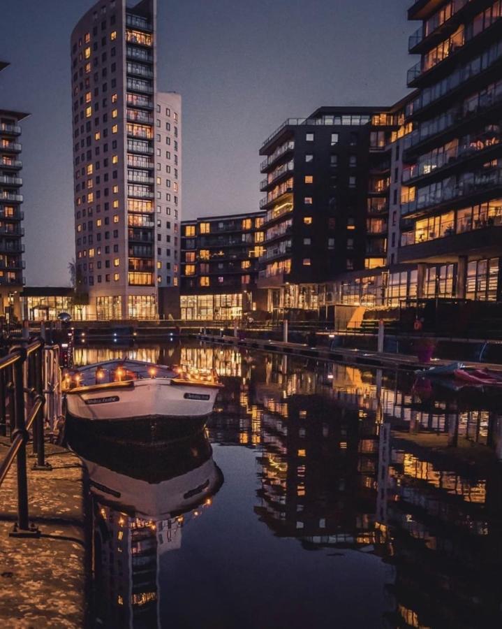 Deluxe City Apt, Beautiful River View,Free Parking No Balcony Leeds  Exteriér fotografie