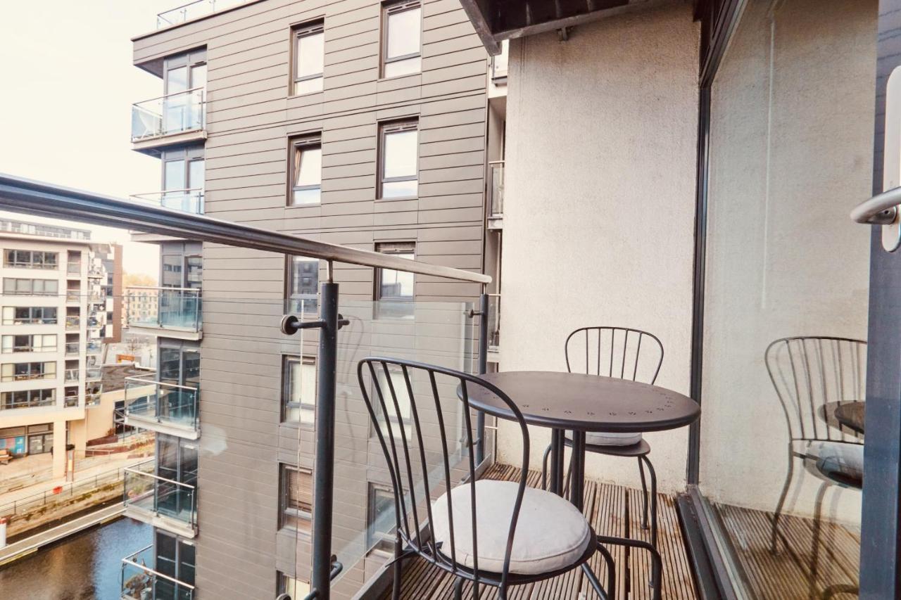 Deluxe City Apt, Beautiful River View,Free Parking No Balcony Leeds  Exteriér fotografie